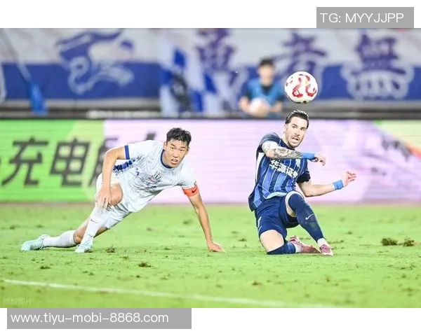 阿苏埃高空暴扣破门助申花1-0领先首尔展现强大实力 阿苏埃高空暴扣破门助申花1-0领先首尔展现强大实力