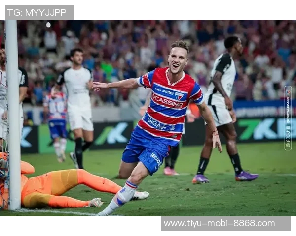 恭喜若日尼奥荣膺2025赛季巴甲最佳后腰奖项分享领奖瞬间 恭喜若日尼奥荣膺2025赛季巴甲最佳后腰奖项分享领奖瞬间