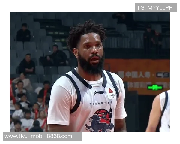 鲍威尔单场投中9记三分手感火热观察对手防守策略