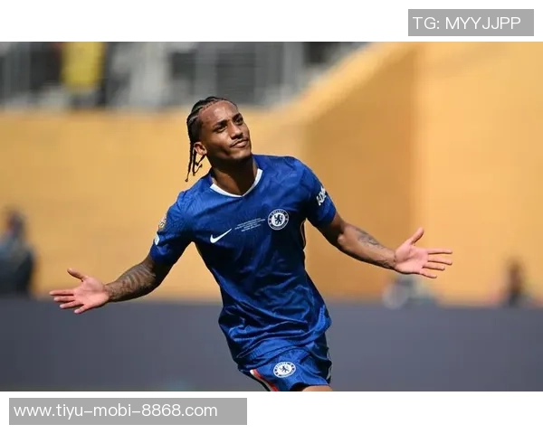 菲尔琼斯认为切尔西需再引进一两名球员才能争夺冠军